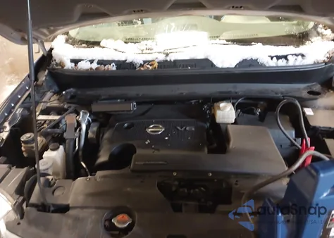 2014 Nissan Pathfinder S/Sv/Sl/Platinum z USA, uszkodzony, nr VIN 5N1AR2MMXEC631228